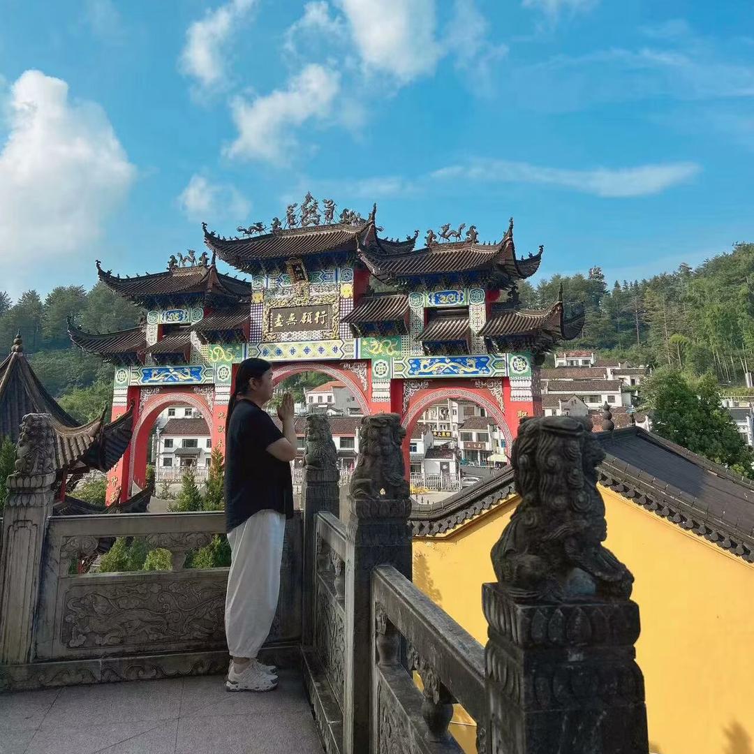 凤儿笑笑