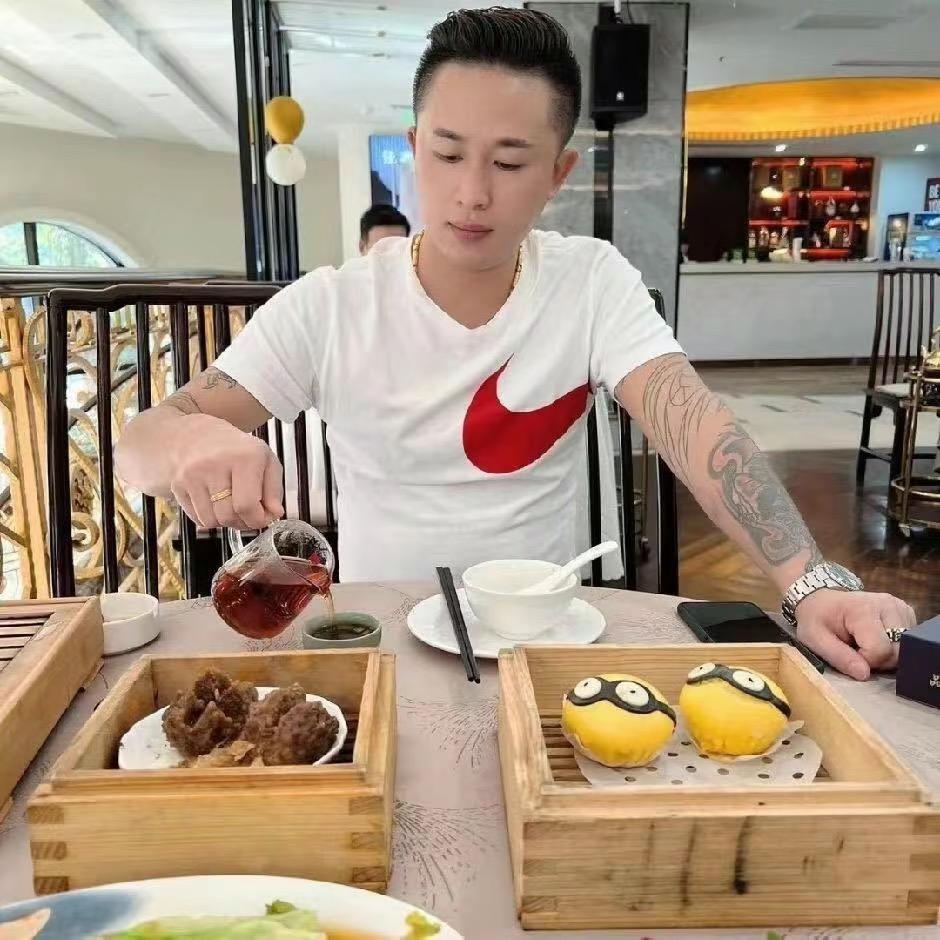 思南纹身哥wangbo