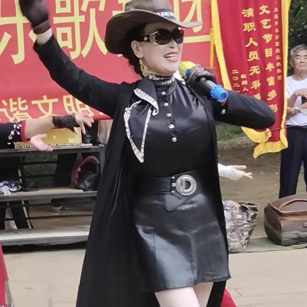 大连女麦霸孙丽君