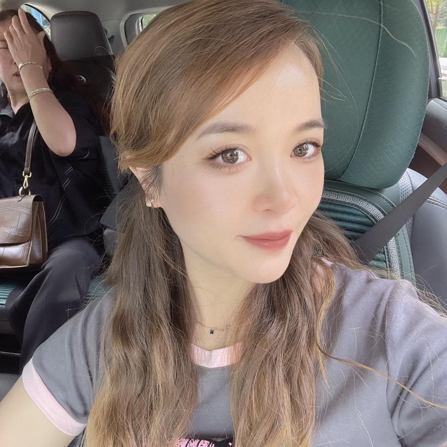 👩