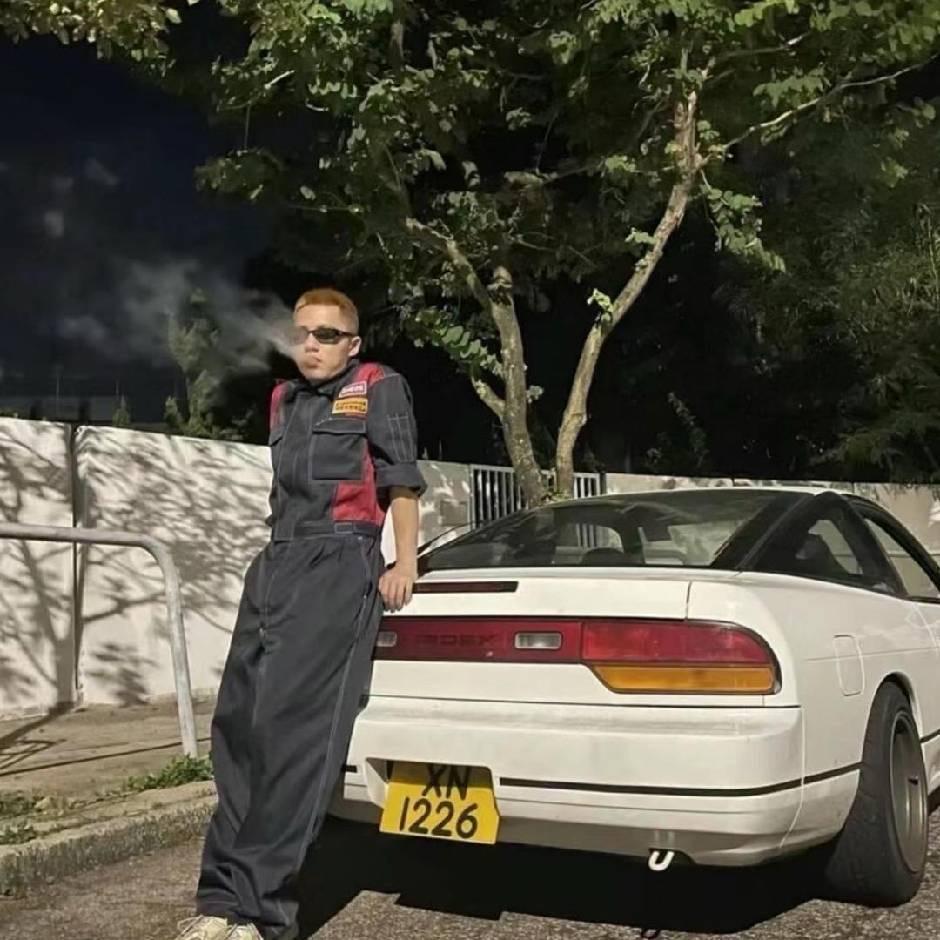 ￴￴    ￴ ￴    ￴