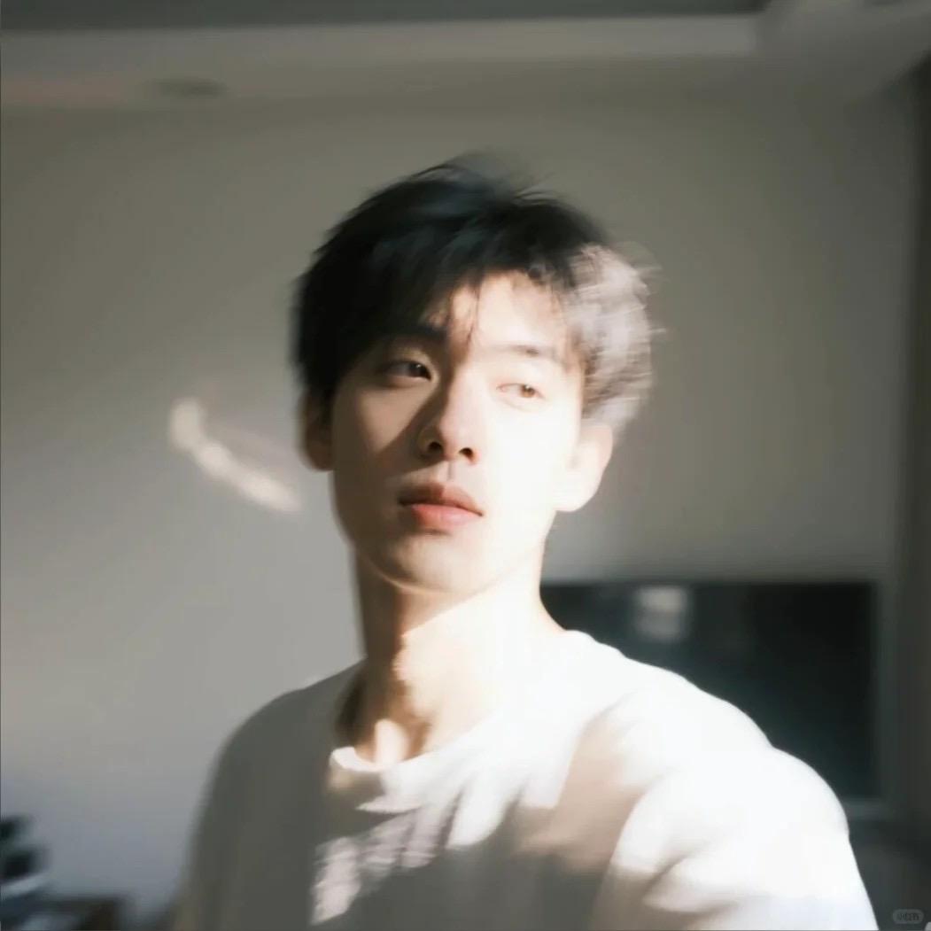 在伊