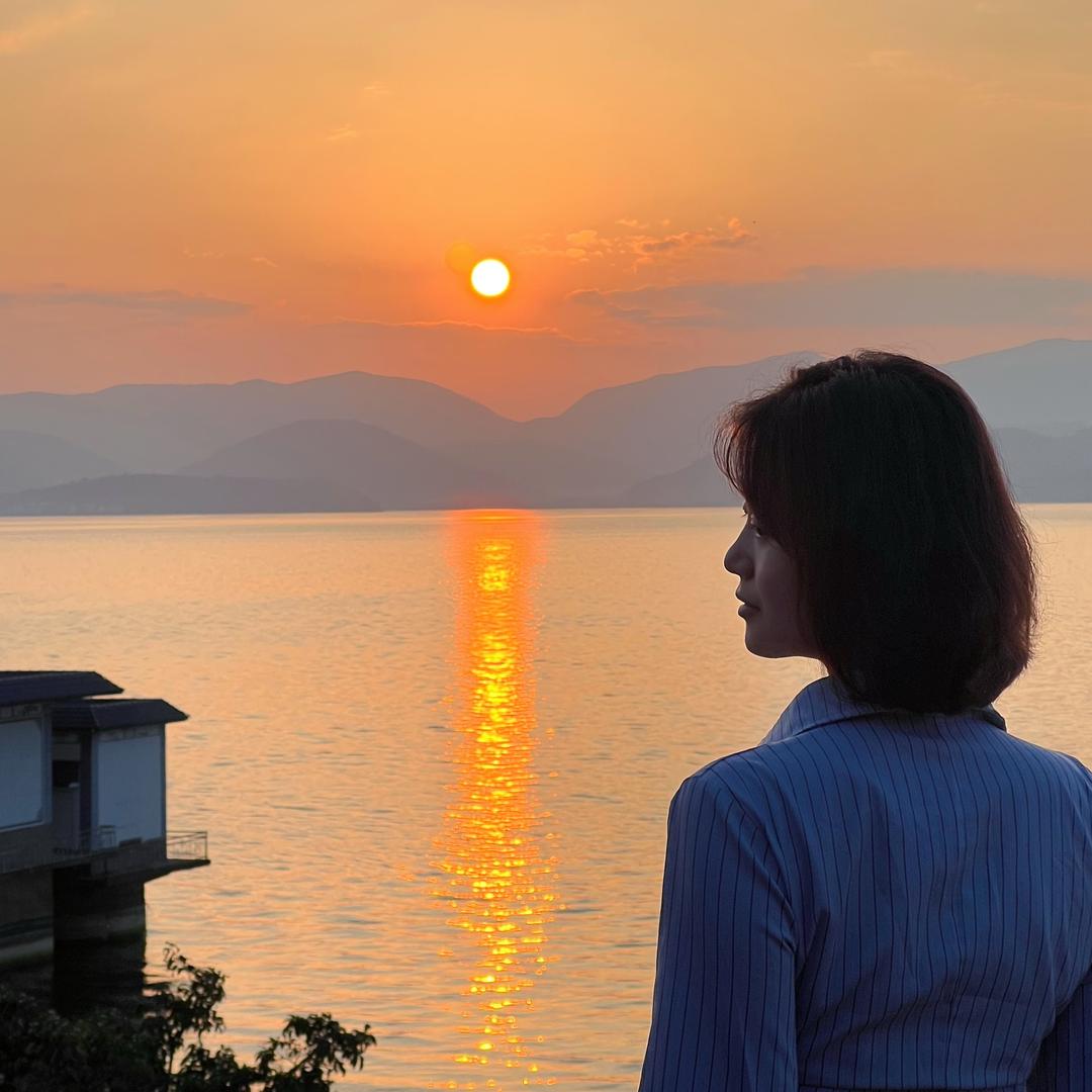 在积石山化妆的笑笑🔆