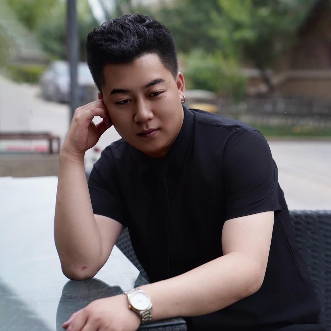 喀什佳佳减龄发型设计