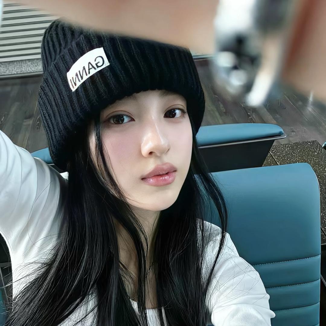 小巷里的旧吉他