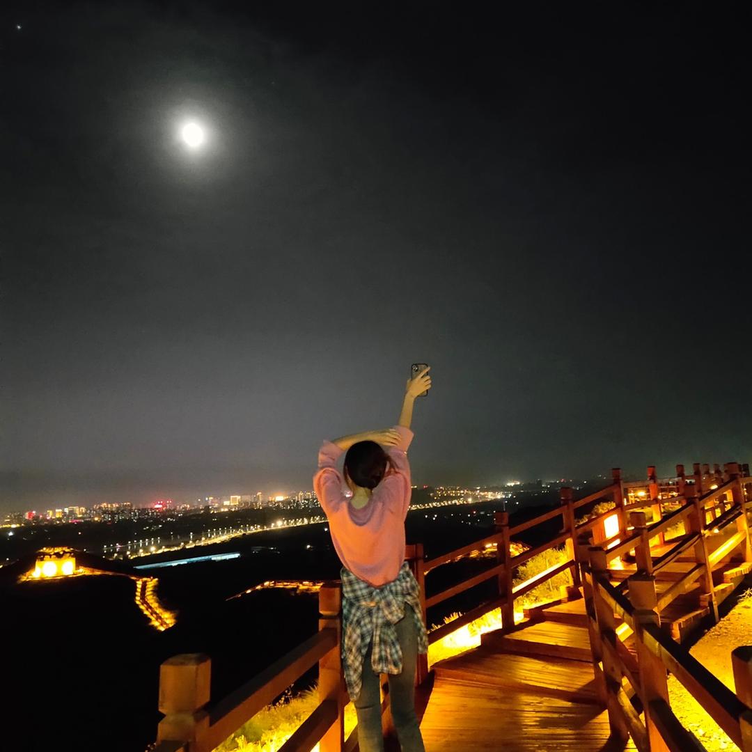 不看月亮🌙