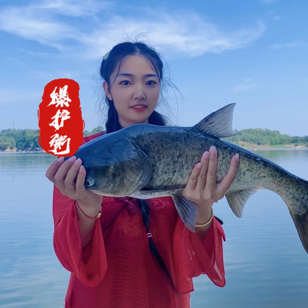 钓鱼小娘子粥粥