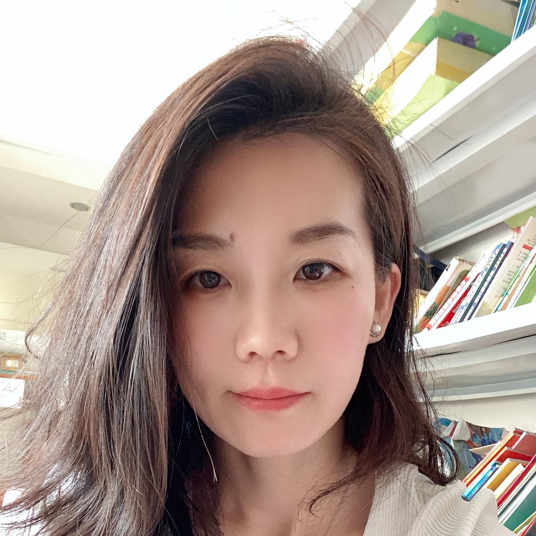 明媚M