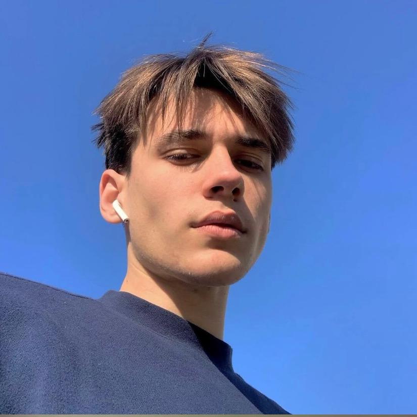 周公瑾.           ╲