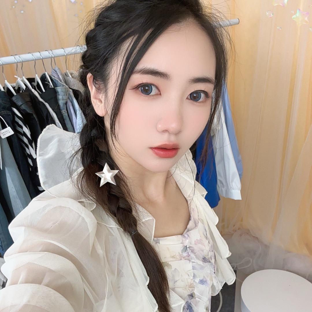 芳芳吖