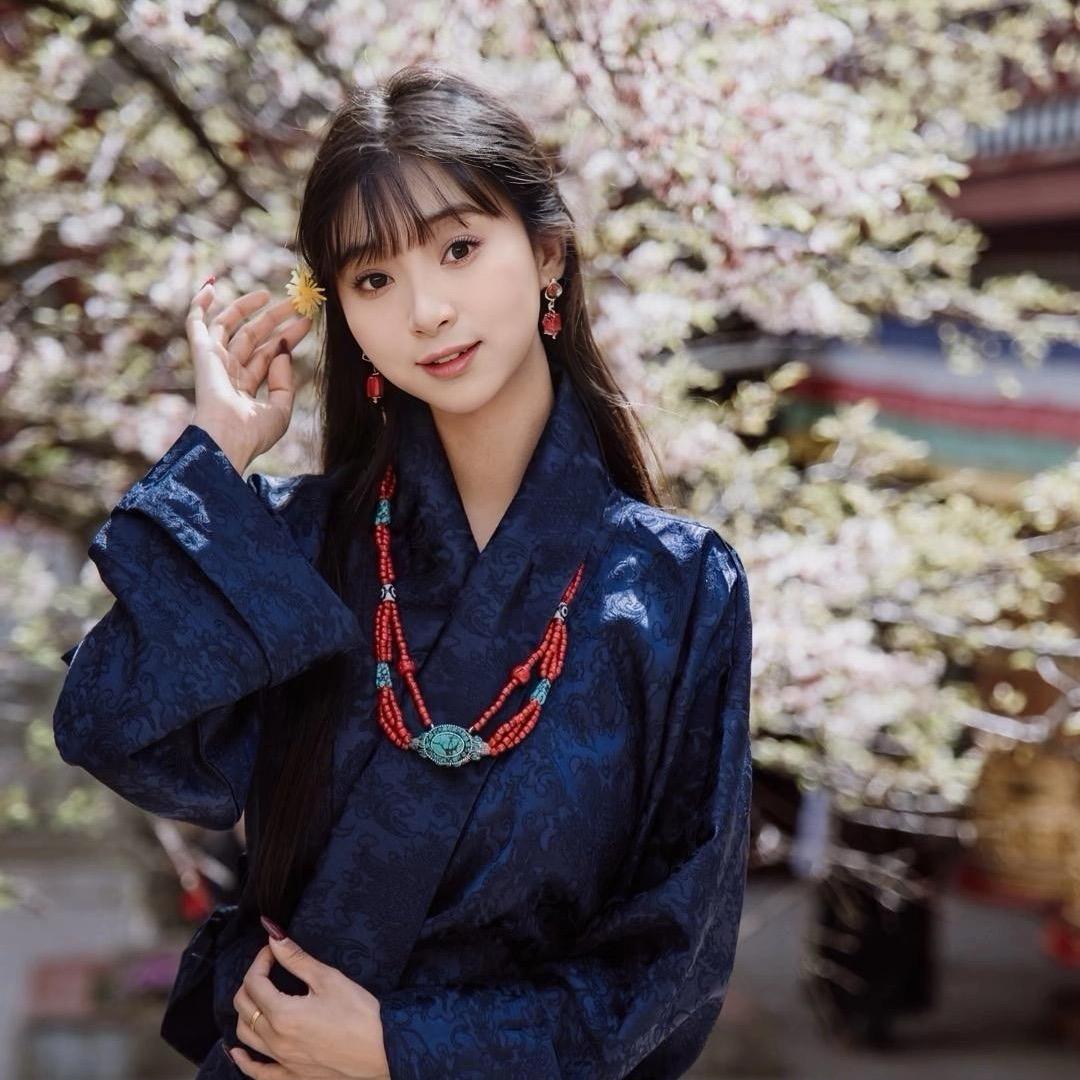 小妮百货商行