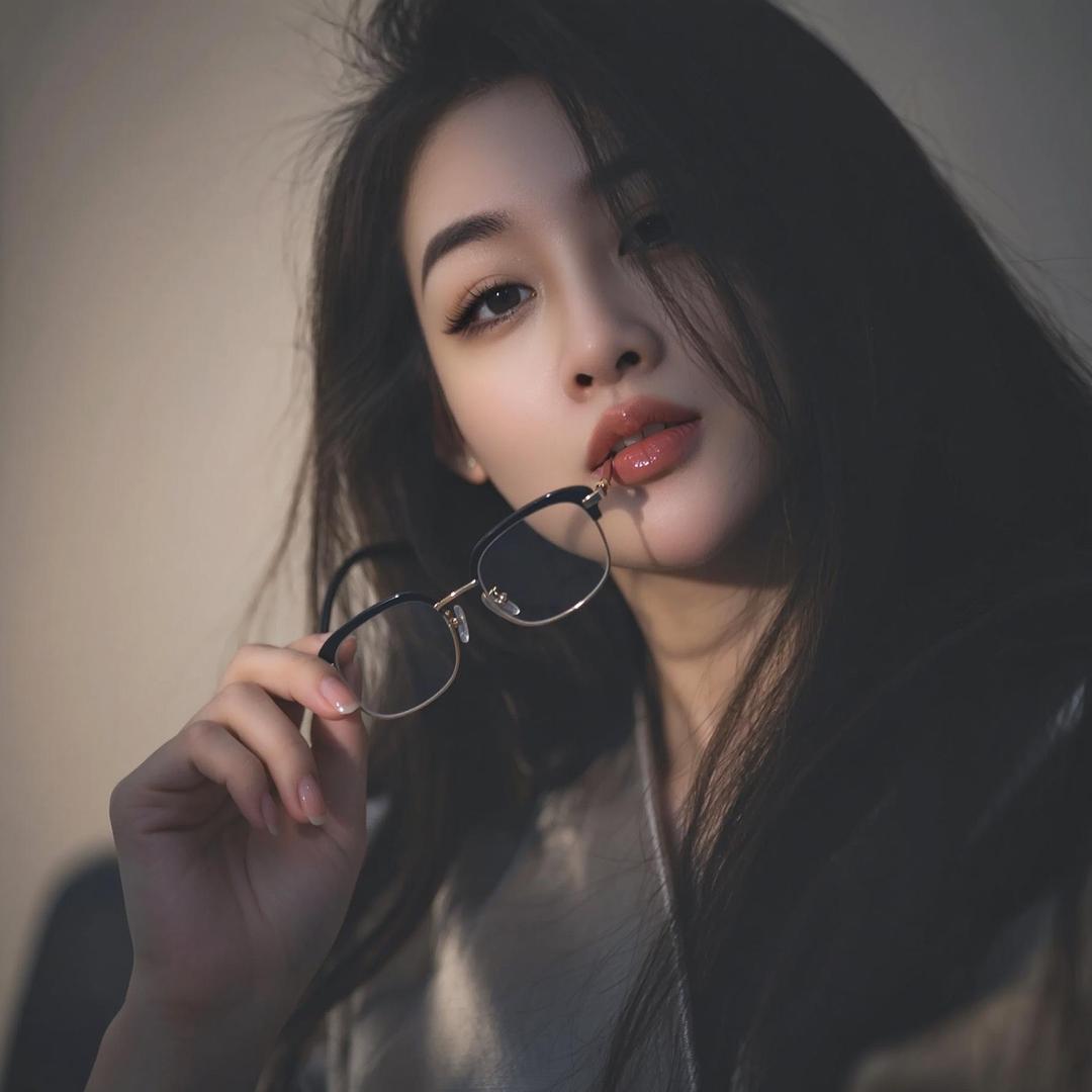 y  💭