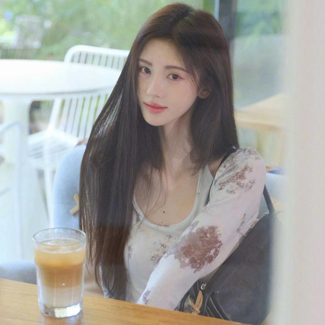 琪ฅ՞••՞ฅ