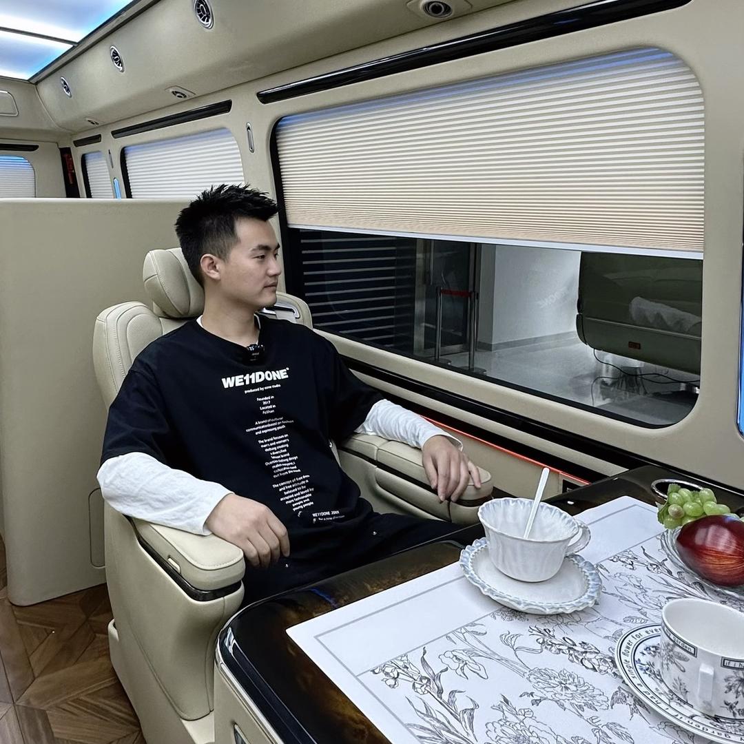 小赵的考斯特生活