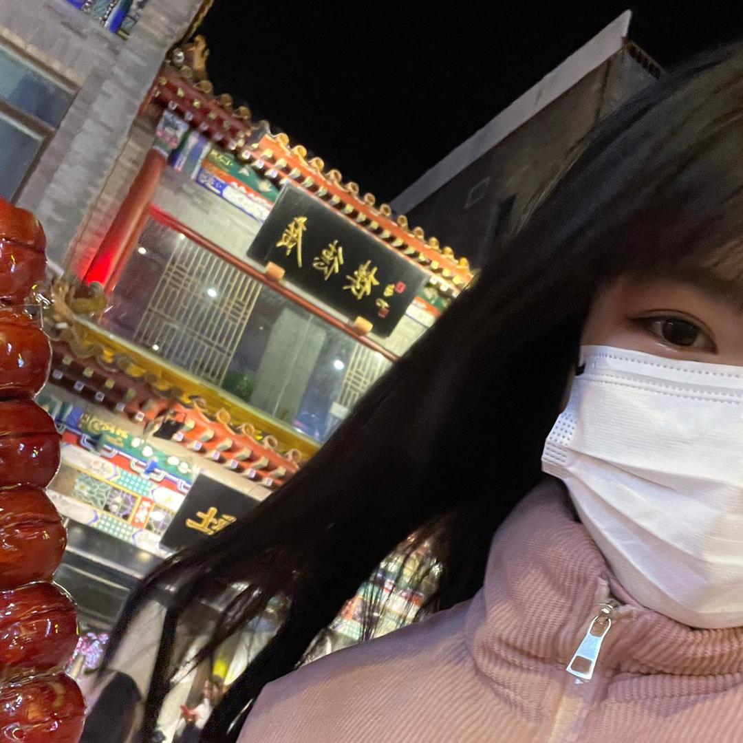 200斤性感美女半夜偷吃前任贡品