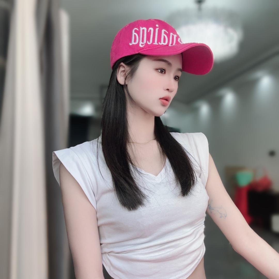 彤彤呀_（天花板烧烤）