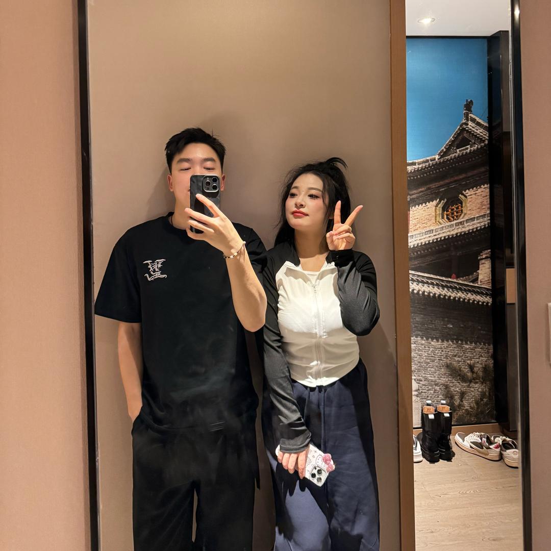 楠齐夫妇·👨‍👩‍👧