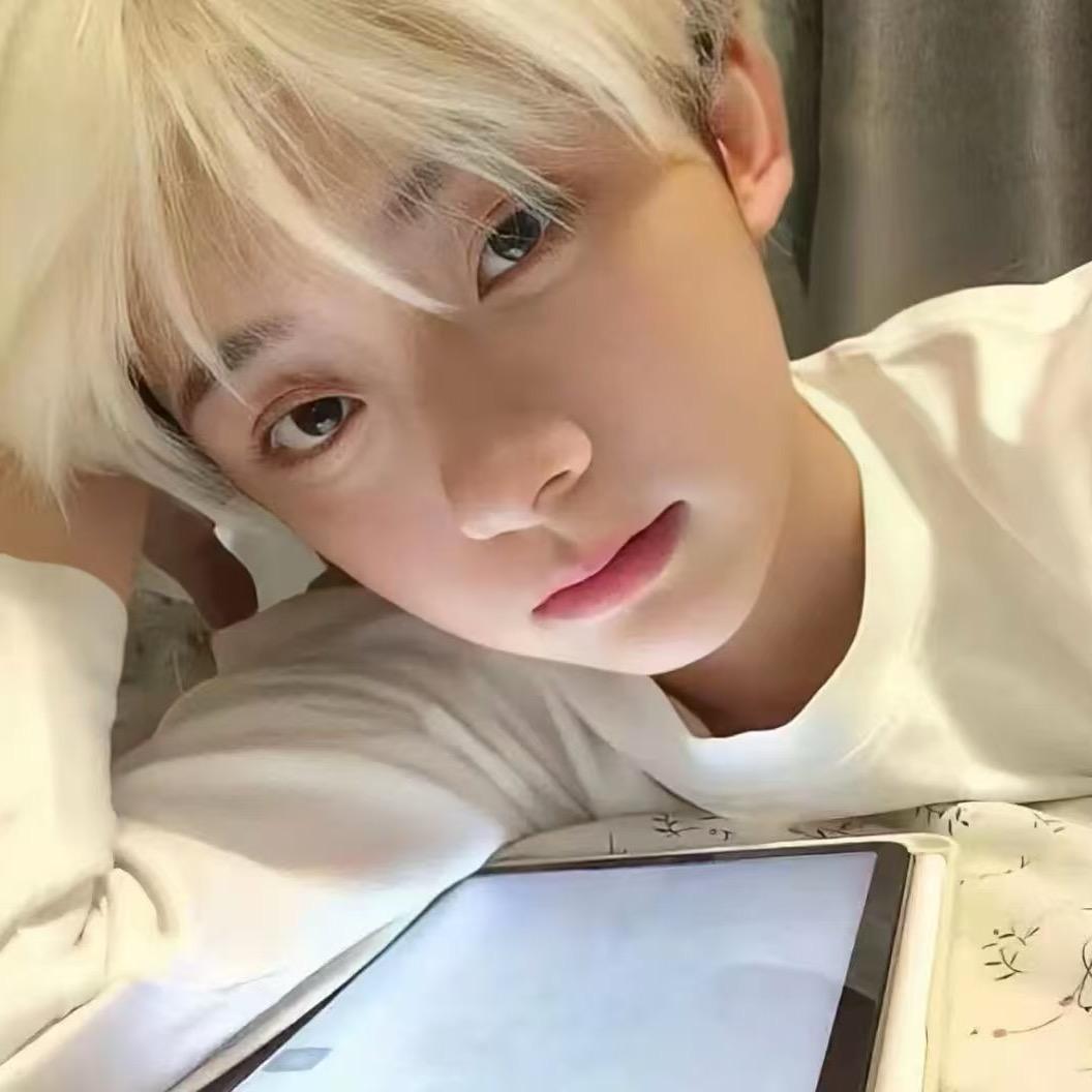 小V