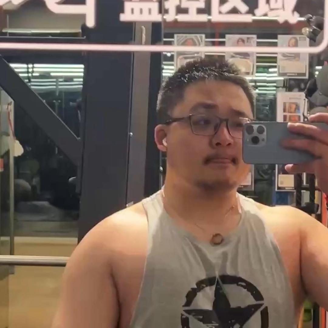 摸鱼小熊猫
