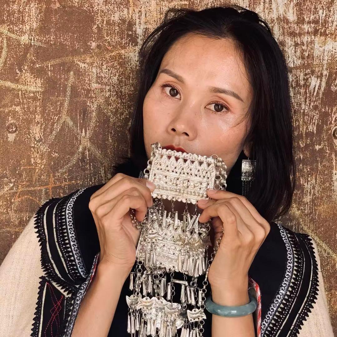 彝女丫頭