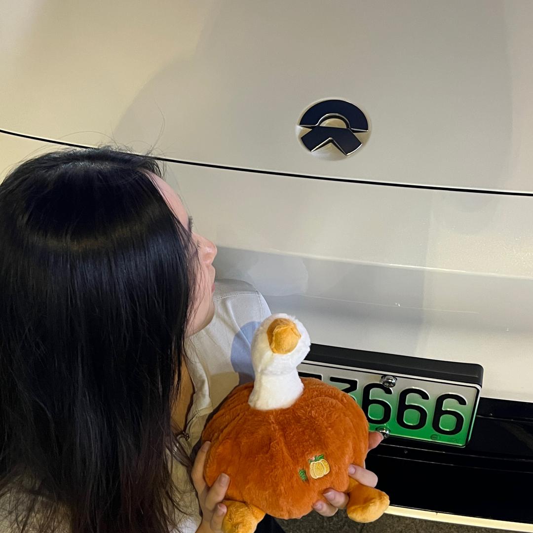 醒醒在蔚来加电中⚡