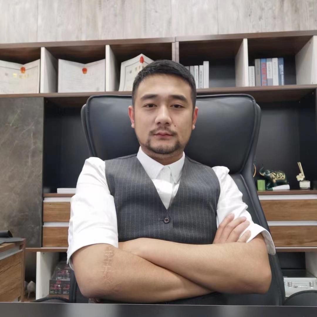 熊二高端服饰