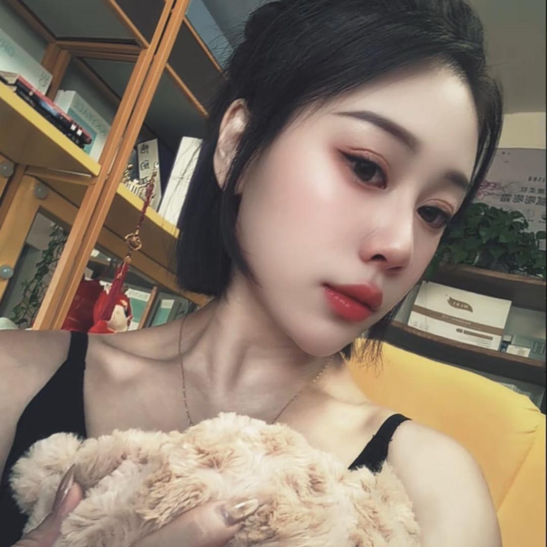 👑