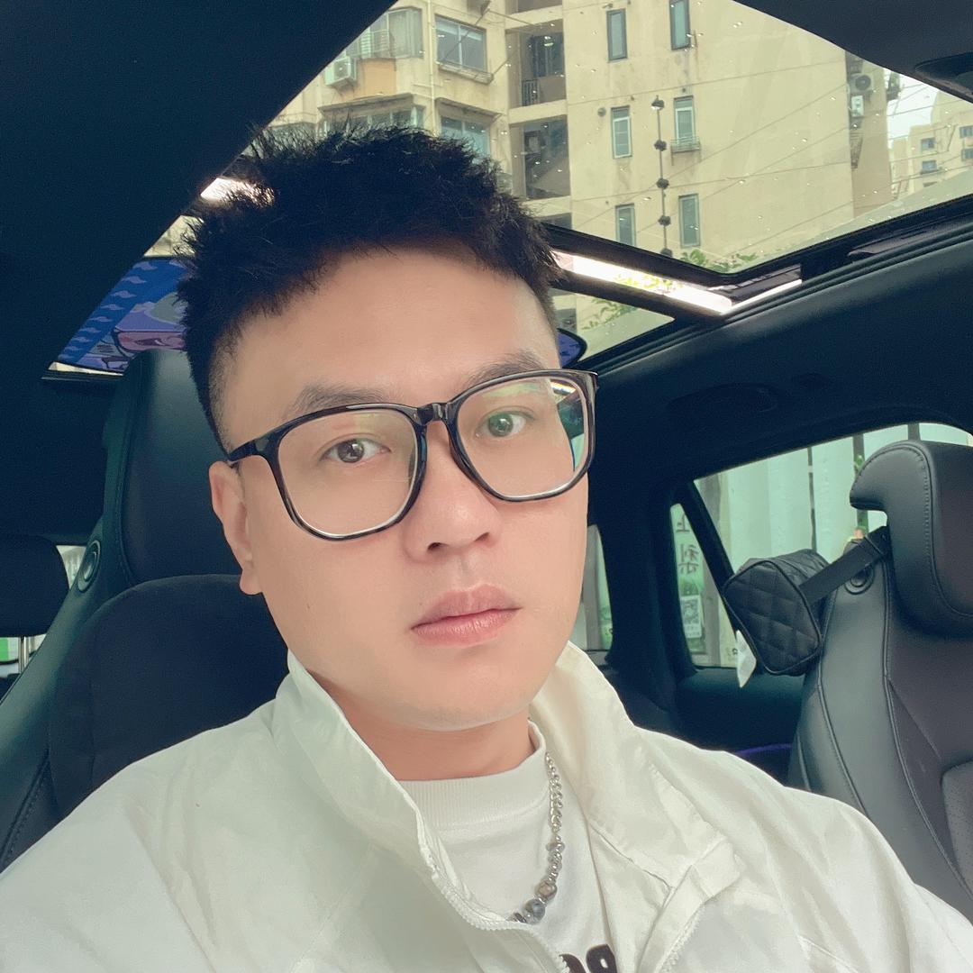 上海vip陪驾师-Mr.劉