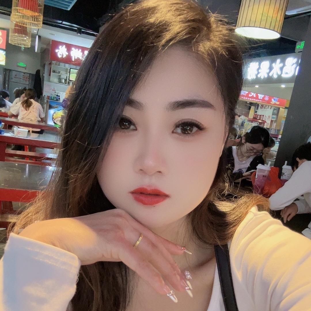 杨小群