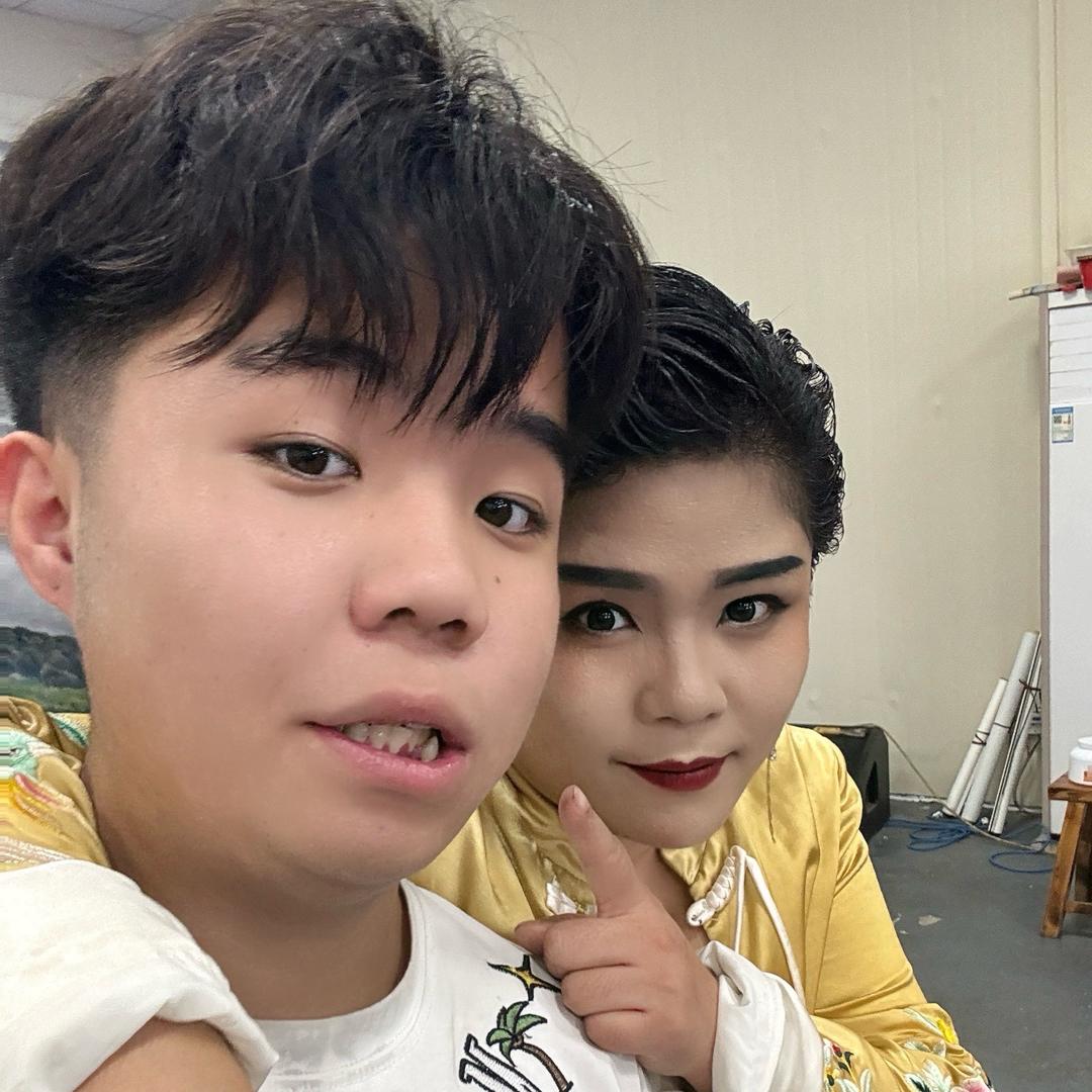 李爽正能量