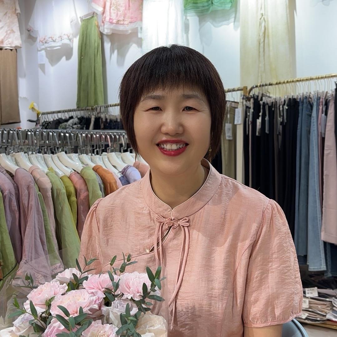 临颍县会平服装店