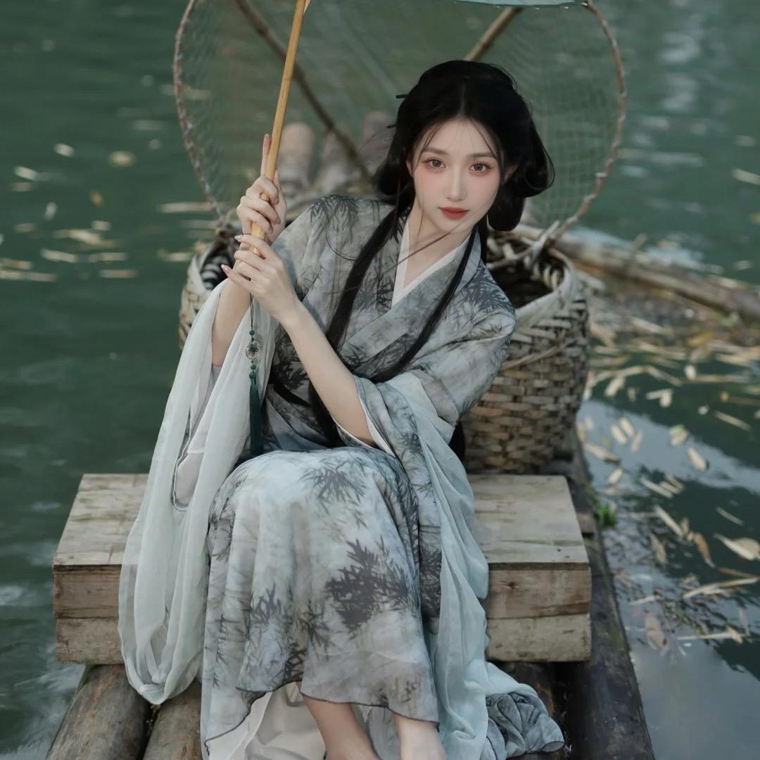 糖糖吖、
