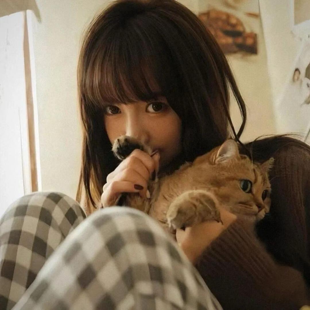 ฅ՞•⚇•՞ฅ ˢʰʸ