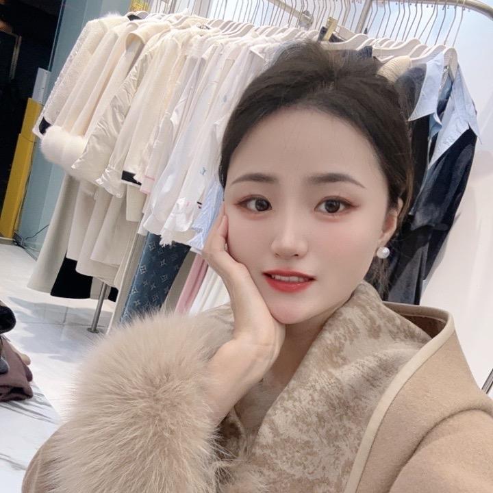 刘 Lᴗiuᥫᩣ 艾米秀女装