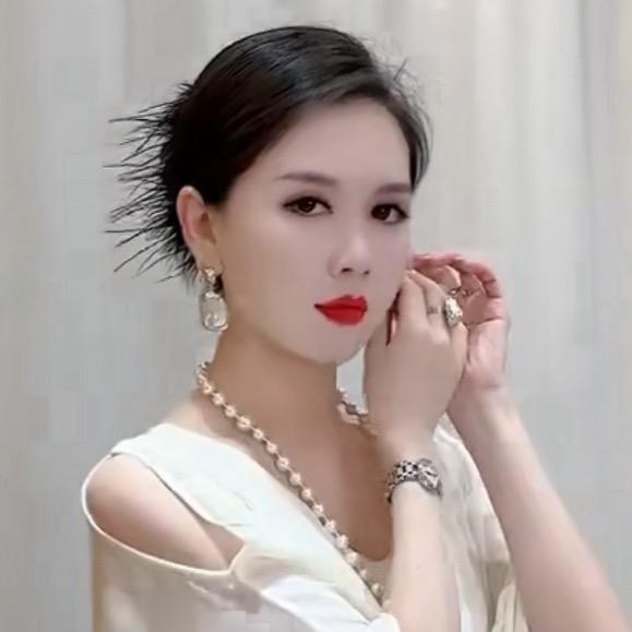 徐 娜