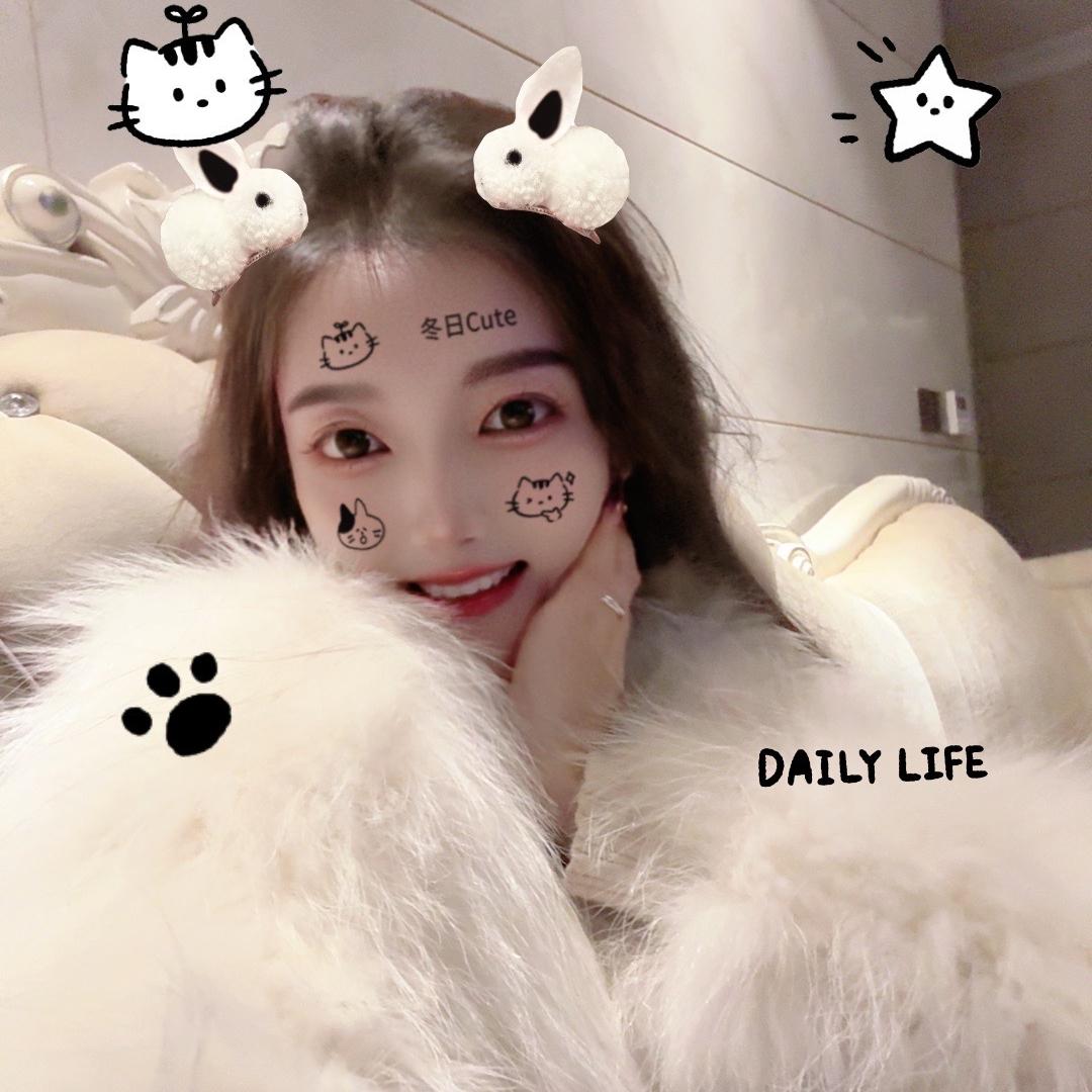 华丽《衣时代》欧韩女装批发店