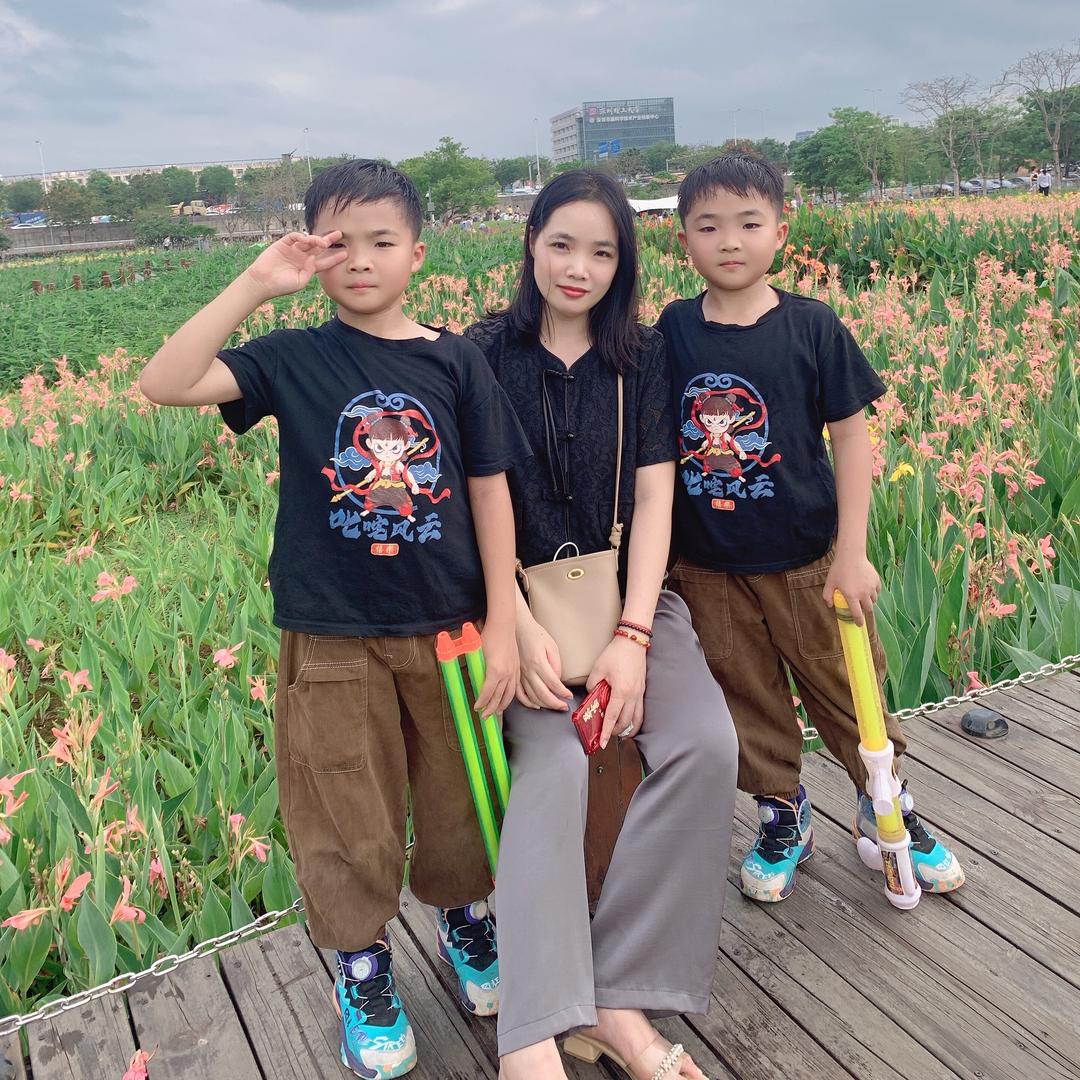 双胞胎豪杰麻麻