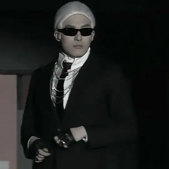 那天与你邂逅的薇薇