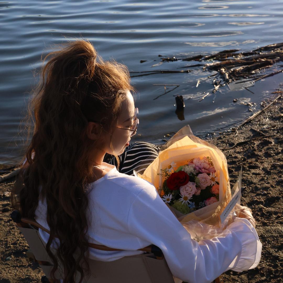 在商都县开花店的小敏