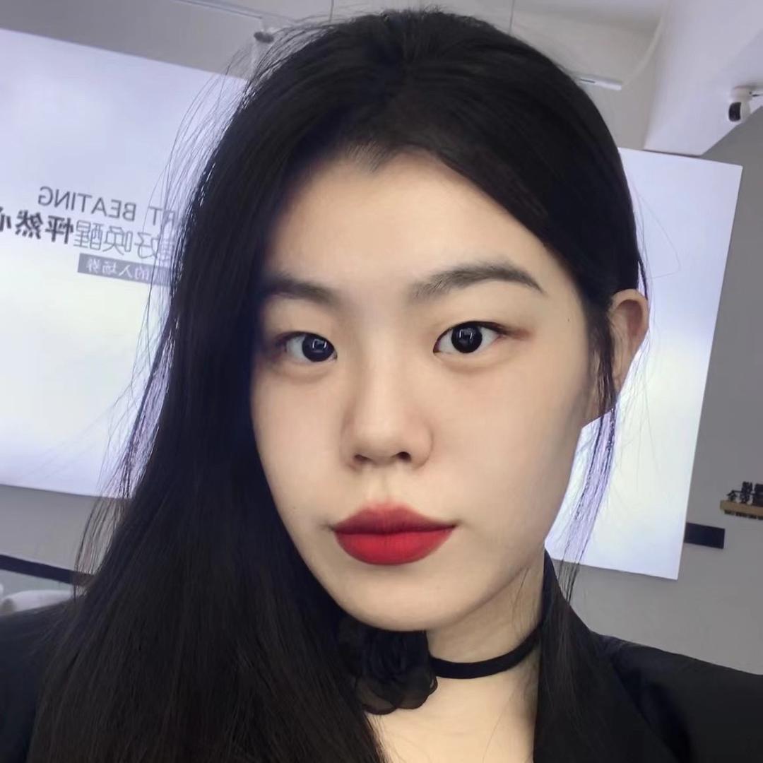 化妆师甜甜.