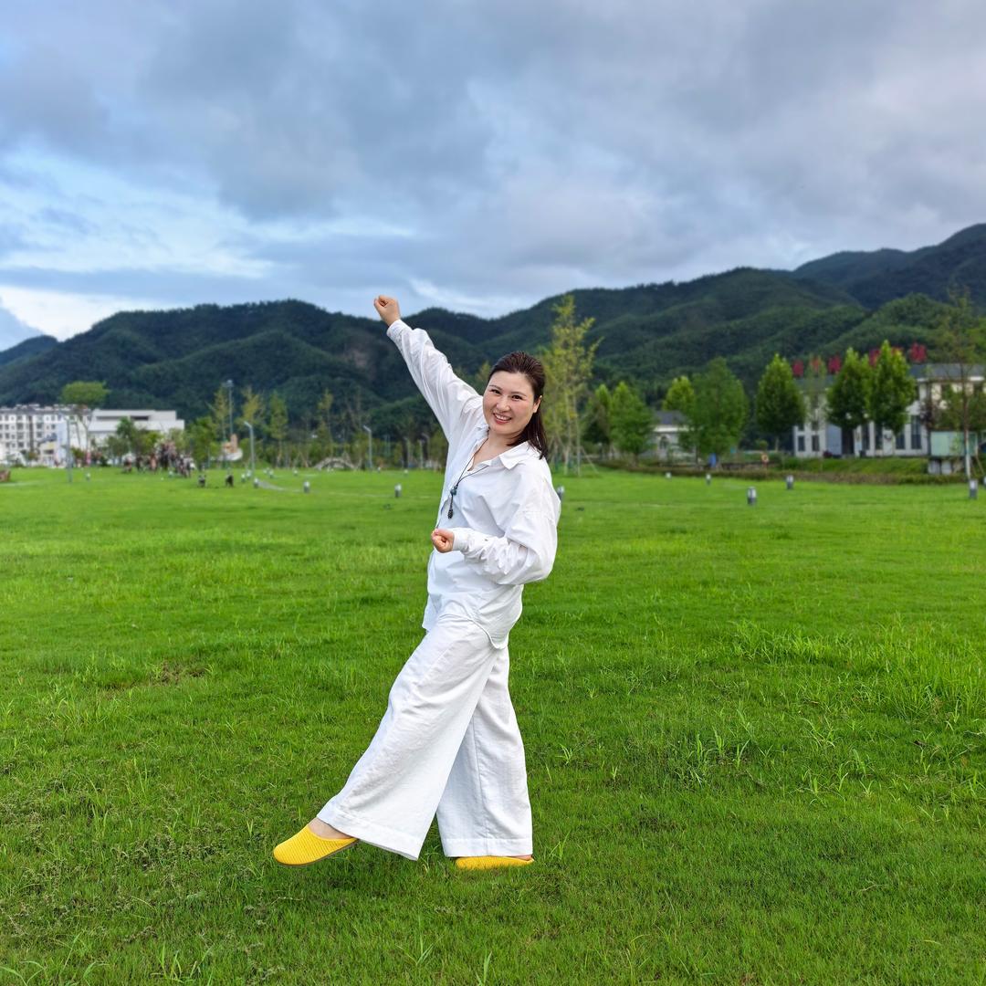 育林贝峤国际儿童之家卉卉老师