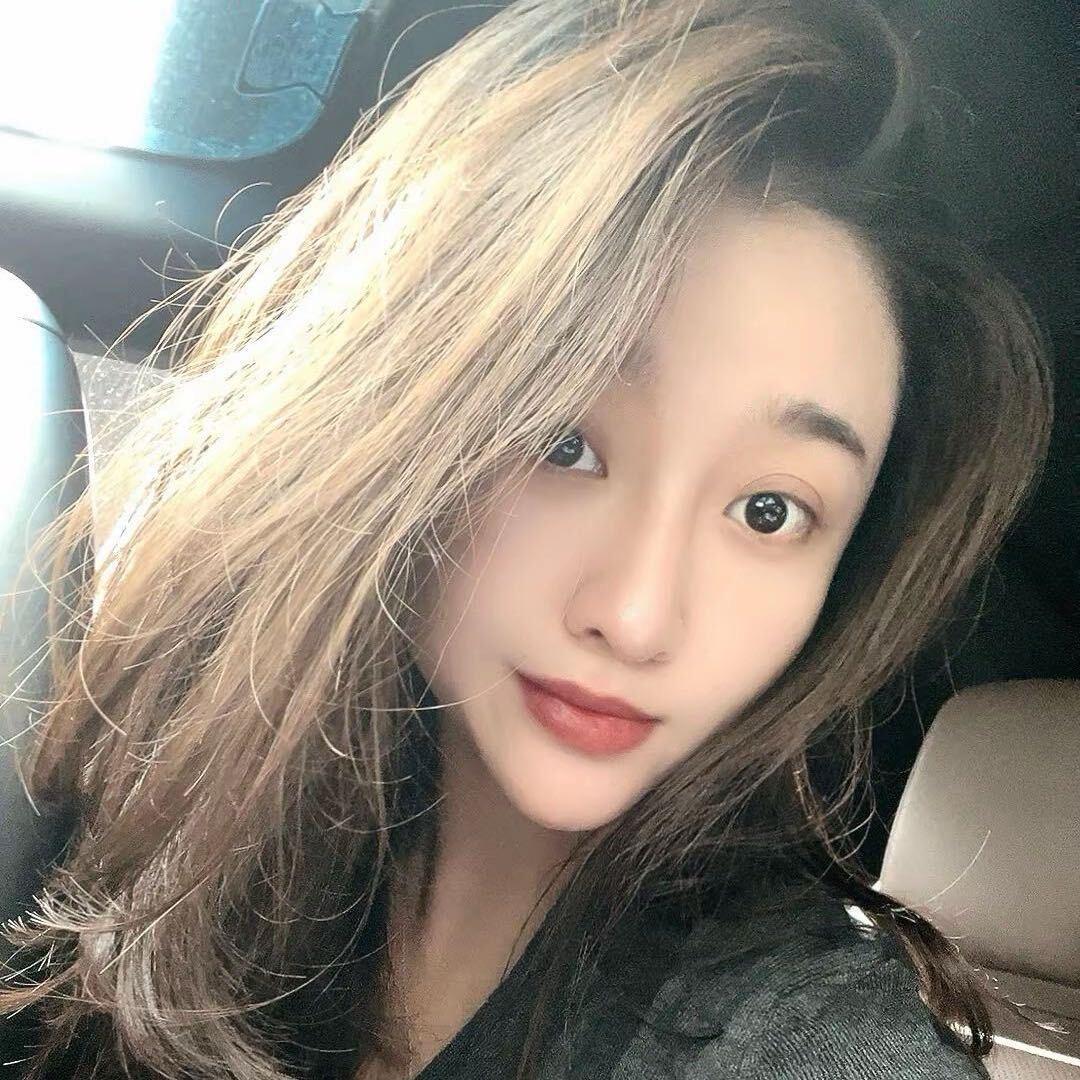 梁小姐