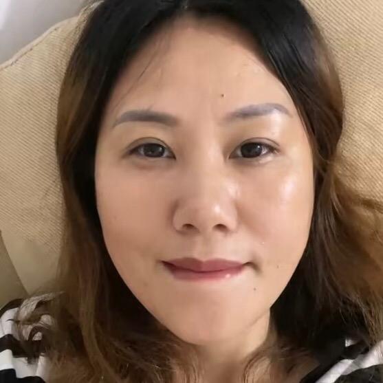 红霞  一个人