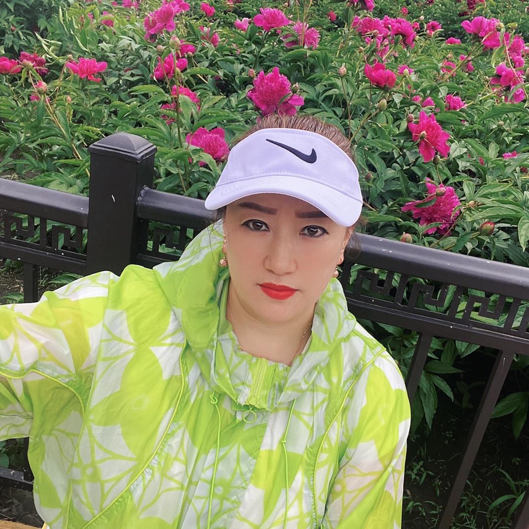 缥缈穆红
