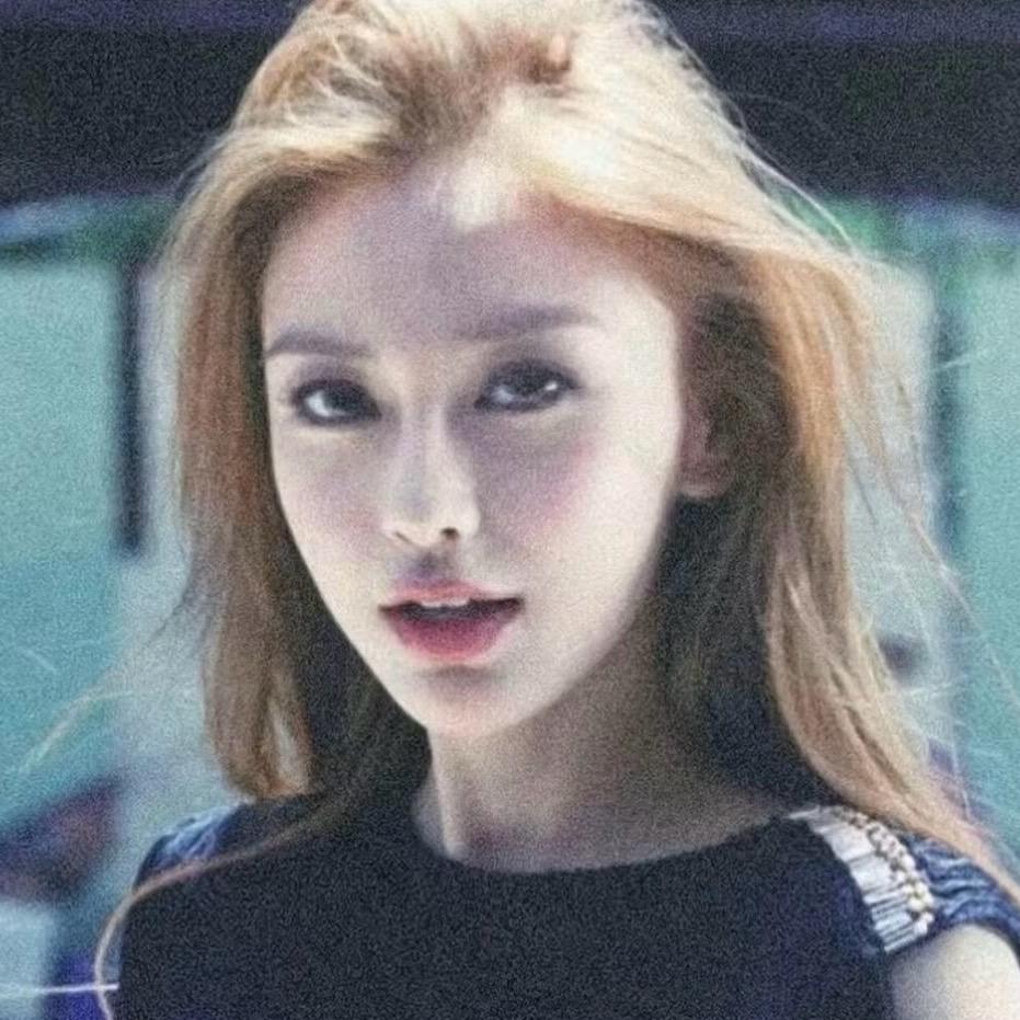 -L 婧 Y