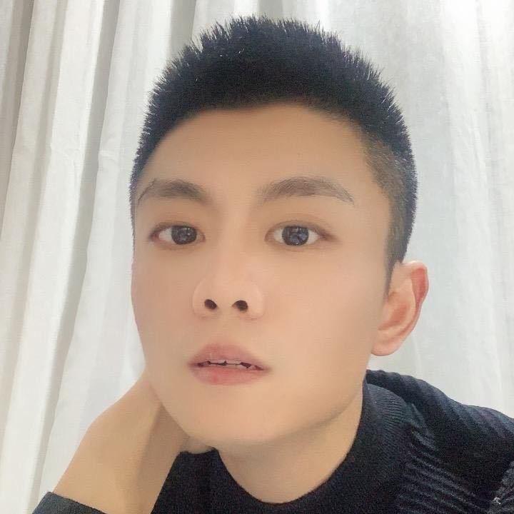 资深男神🚶🏻‍♂️