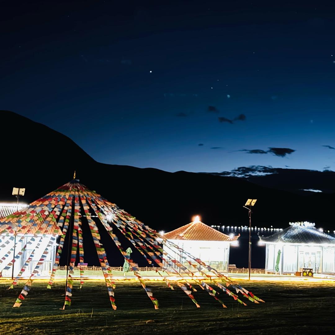 石渠县太阳湖度假村
