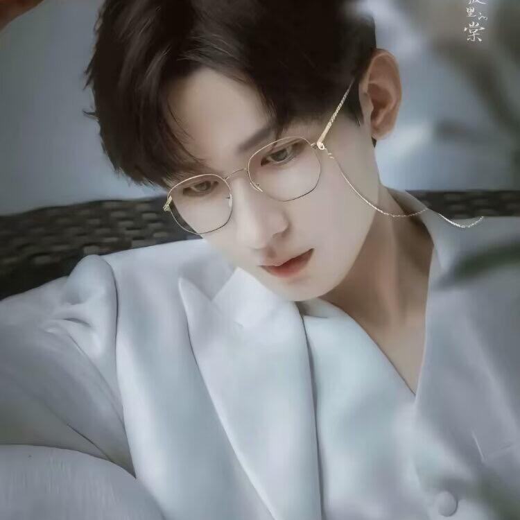 ✏︎颜值百分之毅百✌︎🥝