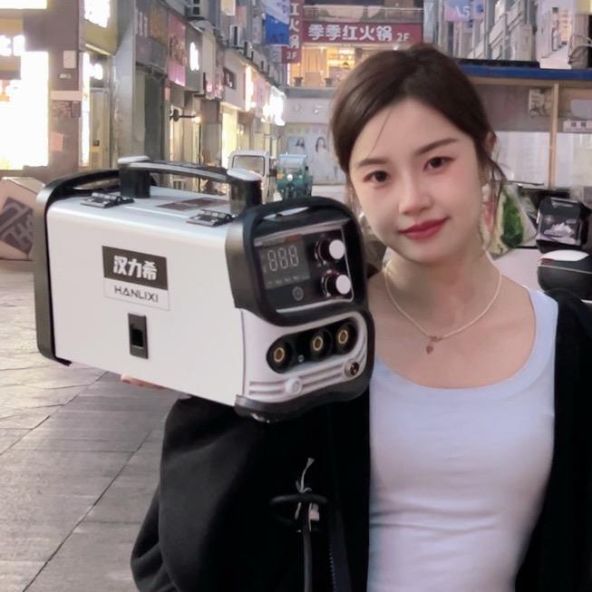 汉力希女焊工小谈