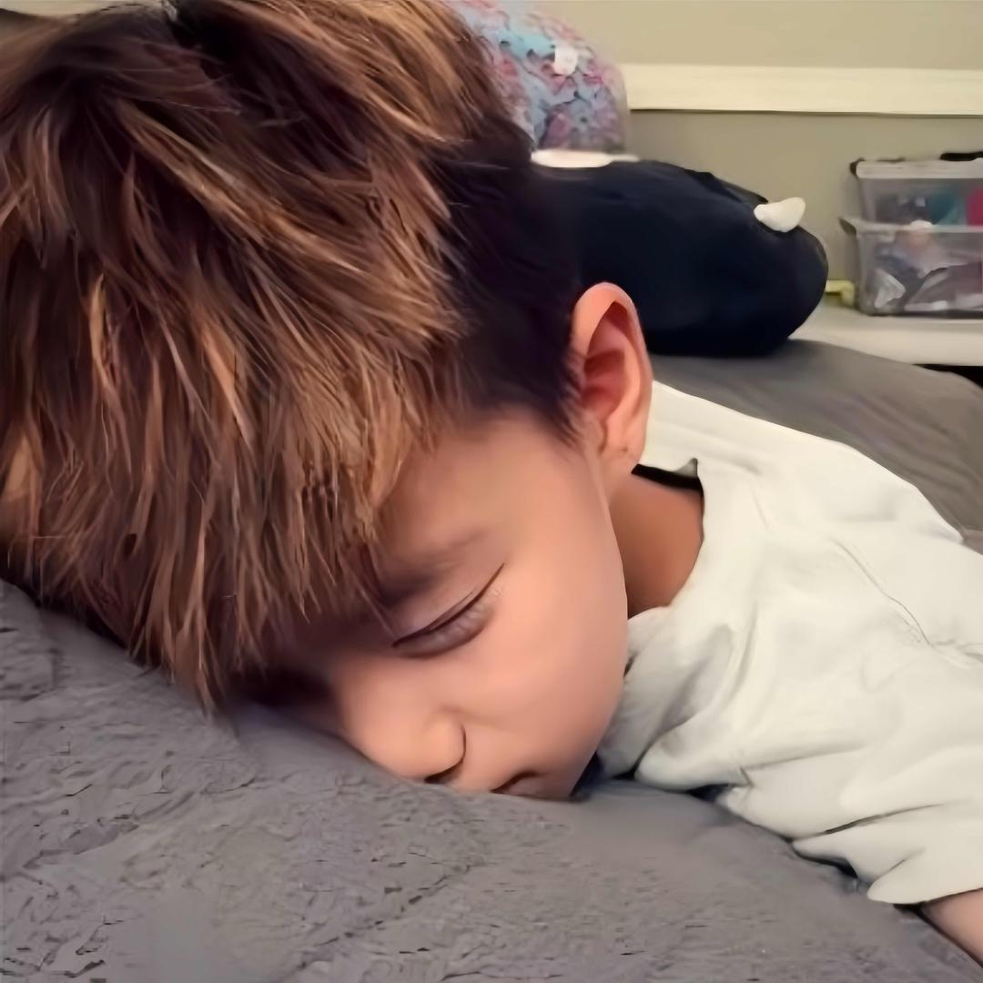 小 松.ღ